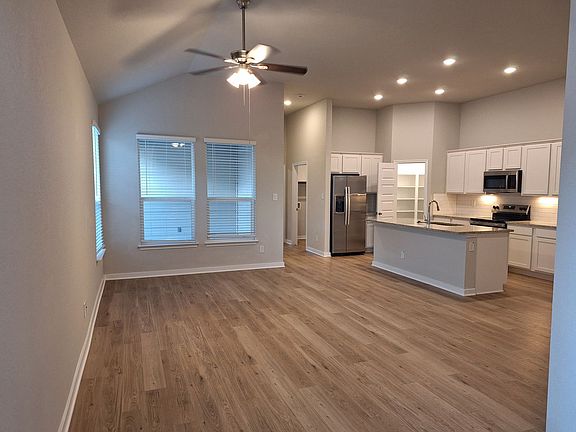 3rd image of 758 Staglin St #A
