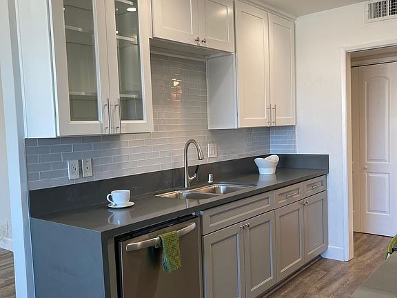 3rd image of 14141 Dickens St APT 101