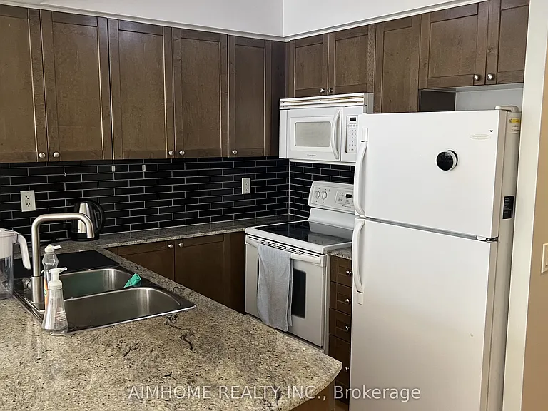 763 Bay St #503 — Photo 2
