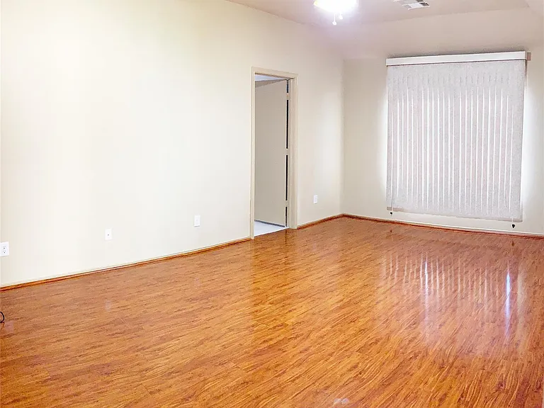 5603 Sunfall Bend Ln — Photo 11