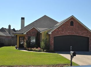 102 Blue Heron Dr, Lafayette, LA 70508