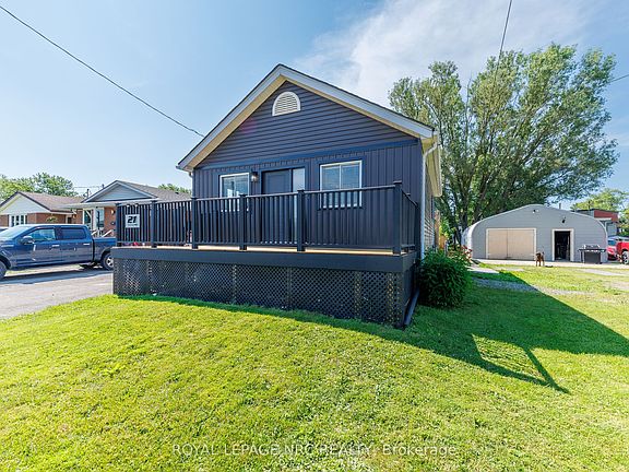 2nd image of 21 Huron St