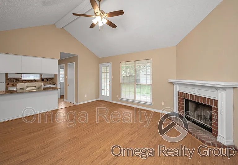 1380 Lexington Way — Photo 18