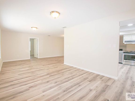 3rd image of 2802 Pine Valley Dr