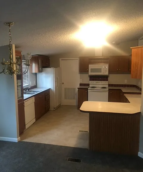 112 Downey Rd — Photo 12