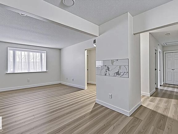 4th image of 13211 71st St NW