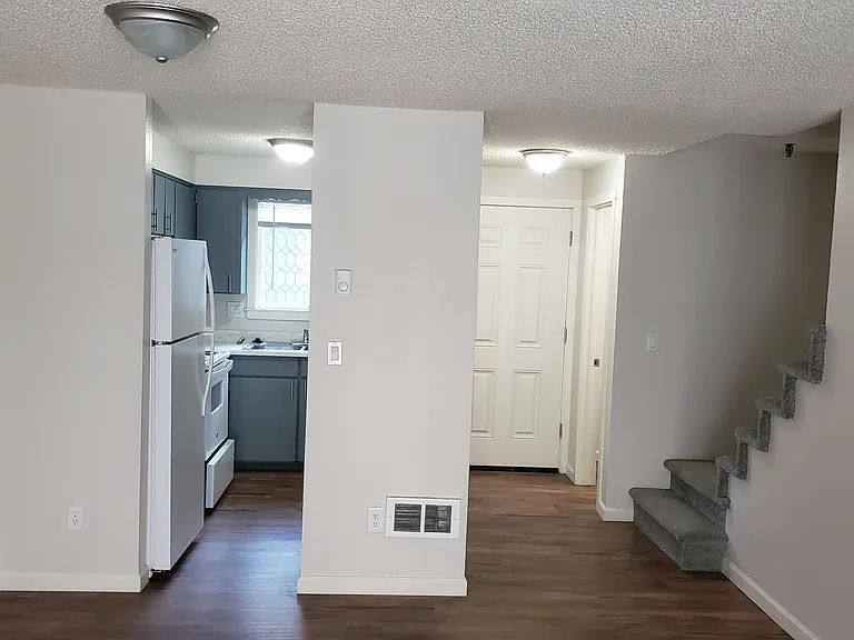 Greystone Apartments — Photo 31