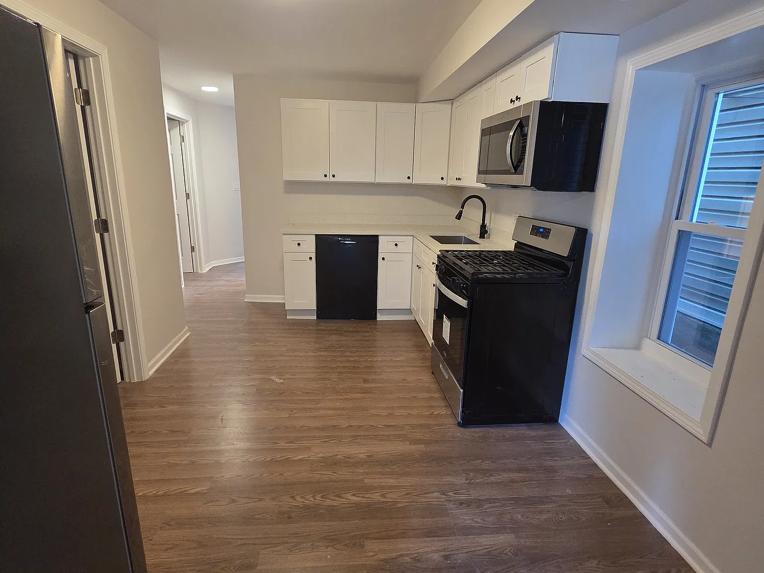 2828 S Keeler Ave — Photo 3