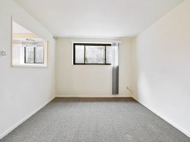 760 5th Ave — Photo 8