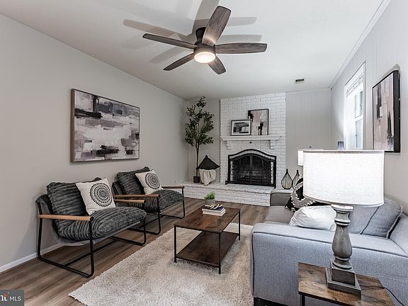 3rd image of 3204 Holly Berry Ct