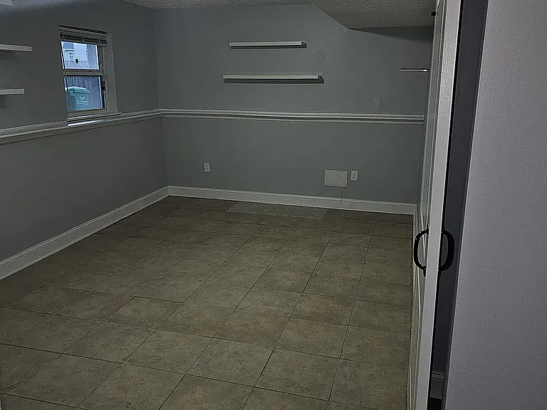 9509 Vermell Pl — Photo 33