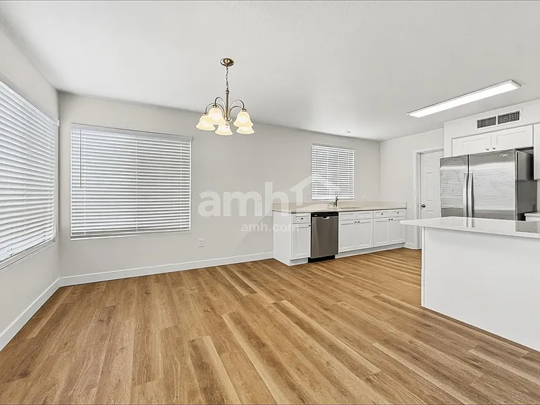 4071 E Abraham Ln — Photo 5
