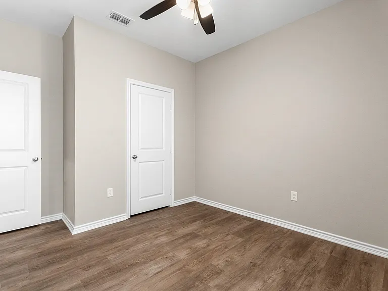 311 Maplewood Cir — Photo 15