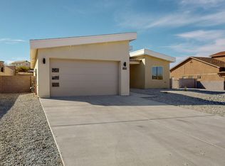 18 Camel Rd, Los Lunas, NM 87031