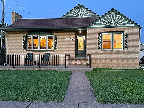 3rd image of 1304 Fort St