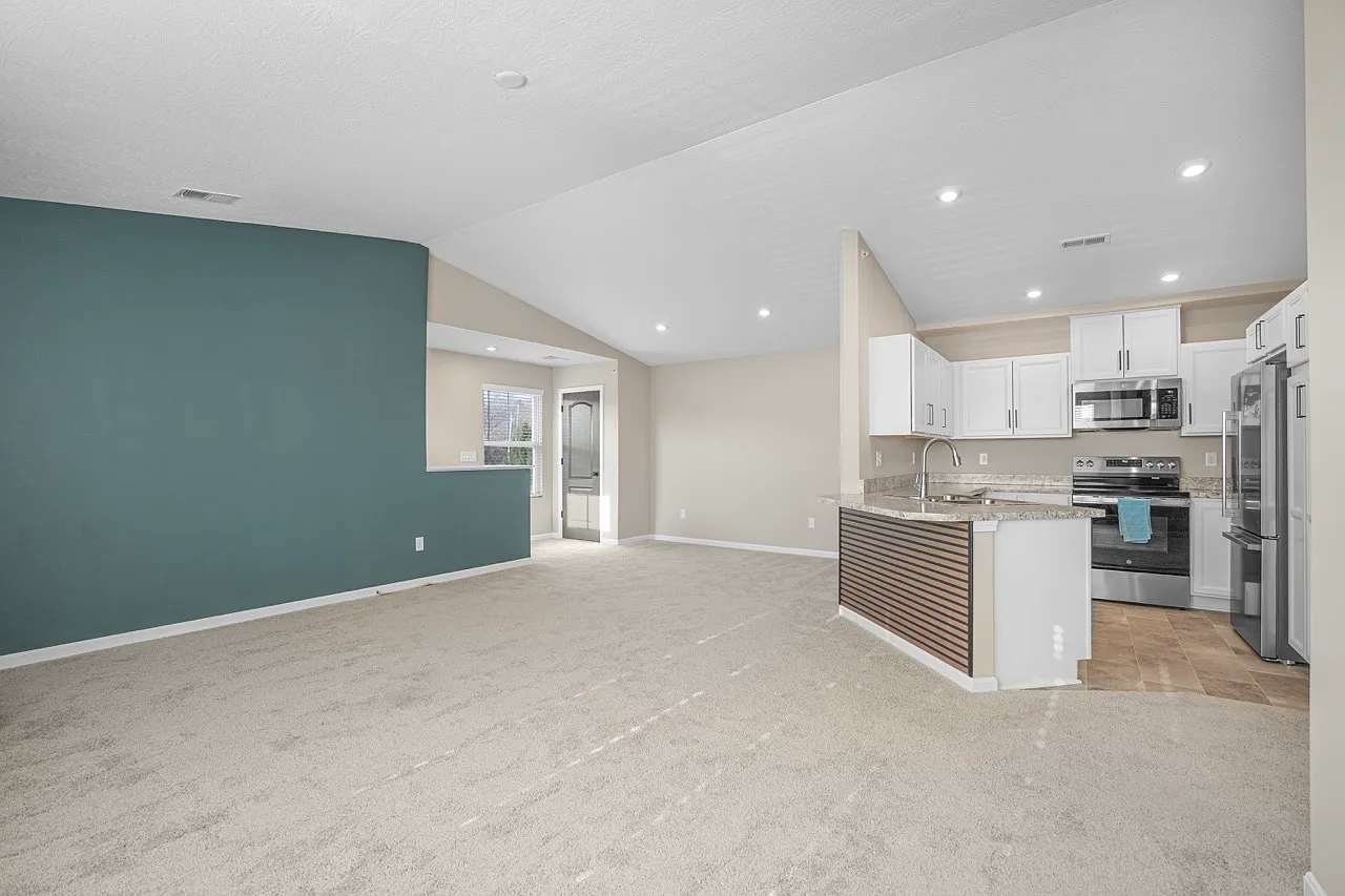 2 bed, 1111 sqft, $1,975 — Photo 1