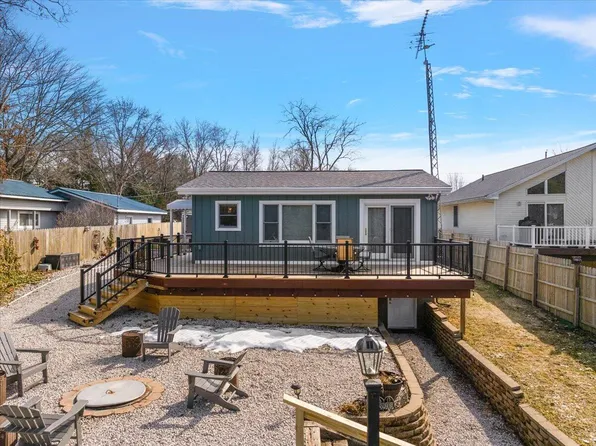 6185 E Dave St, Newaygo, MI 49337