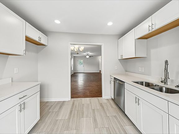 4th image of 3057 Camden Creek Dr