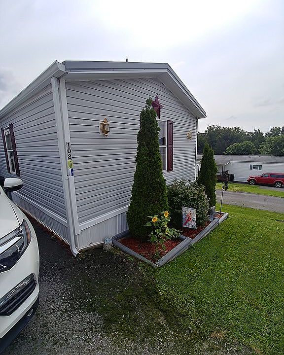 1st image of 108 Canyon Vlg