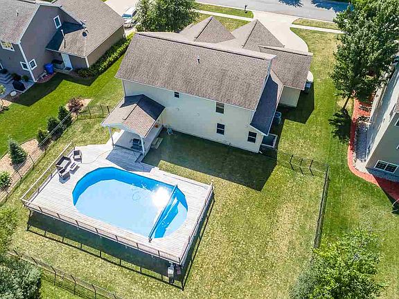 2nd image of 2611 Hollyberry Dr