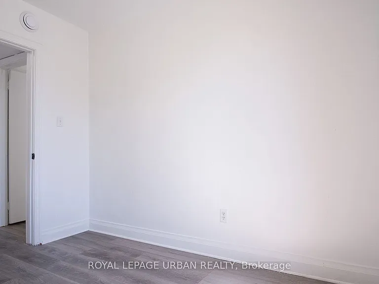 14 Camrose Cres — Photo 16