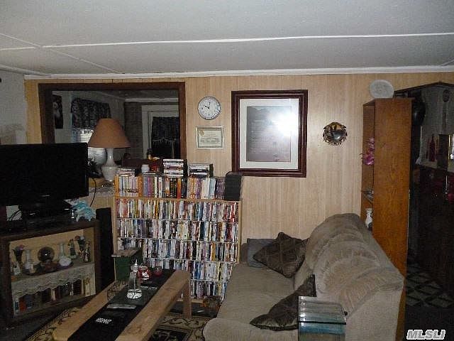 2nd image of 147 Patchogue Ave