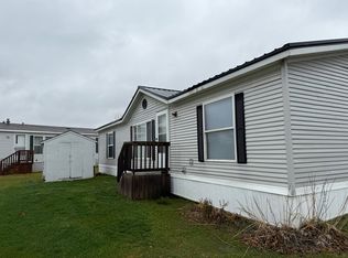9526 Foxwell Cir, Fenton, MI 48430