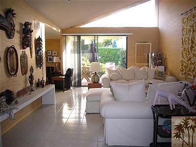 Large Greatroom w/ Den