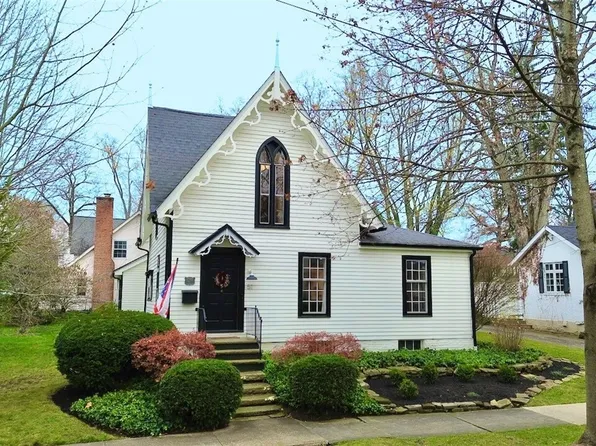 51 Water St, Chagrin Falls, OH 44022