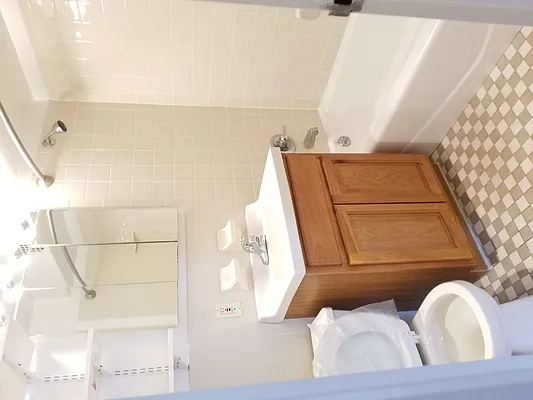 Rented by NYLA Realty | media 14