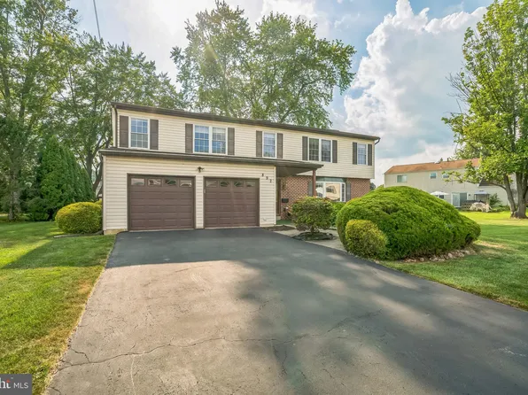 892 Phillips Rd, Warminster, PA 18974