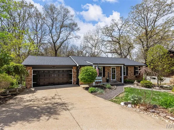 2557 Tricia Ln, High Ridge, MO 63049