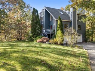 26 Seasons Ln, Londonderry, NH 03053