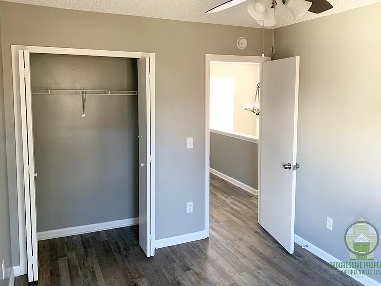 516 Glenlea Ln — Photo 12