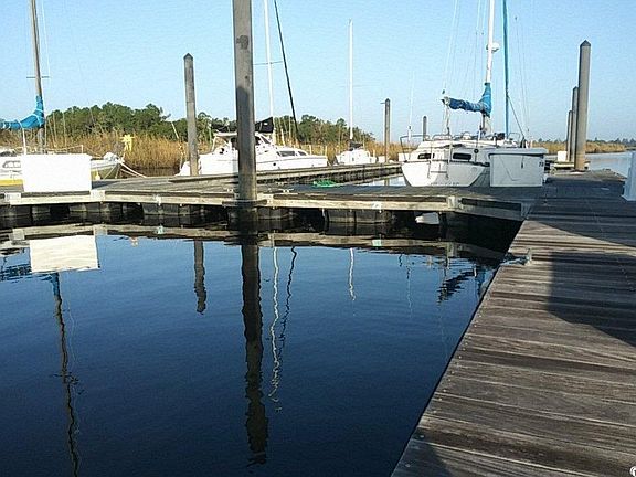 3rd image of Slip 73 Friendfield Marina #32' boat slip 270 Crescent Drive