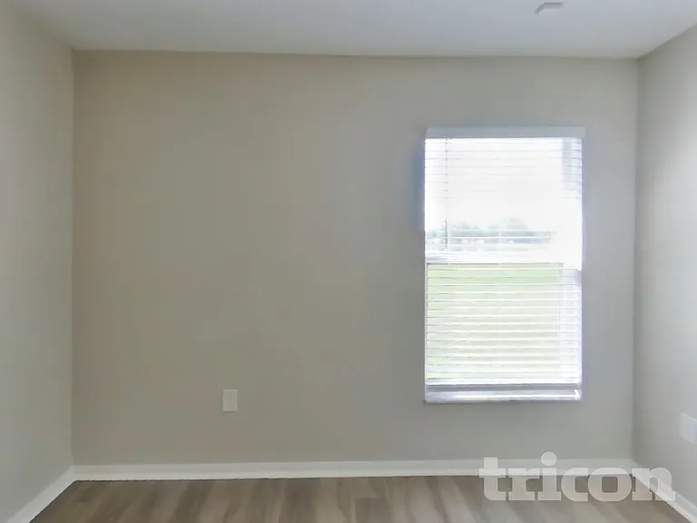 1044 Darlington Ct — Photo 11