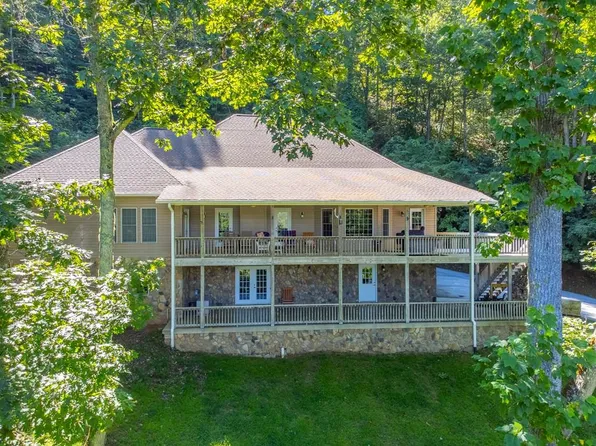 1838 Coman Rd, Franklin, NC 28734