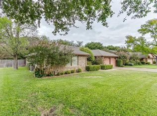 1733 Timbercreek Rd, Benbrook, TX 76126