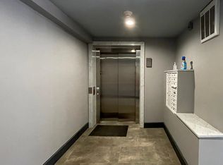 1385 Brown St, Des Plaines, IL 60016