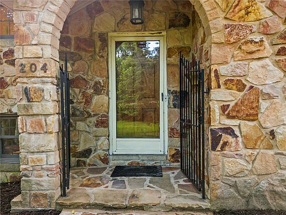 4th image of 204 Fineview Dr