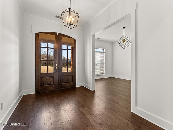 4th image of 3292 Kreunen St