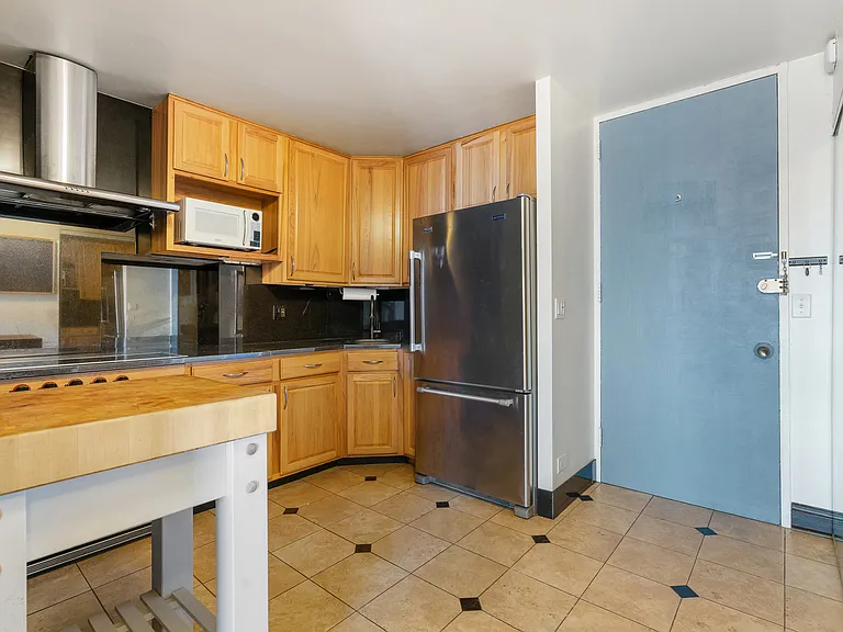 720 W Gordon Ter #23R — Photo 5