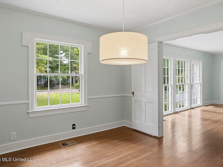 4047 Robin Dr — Photo 11