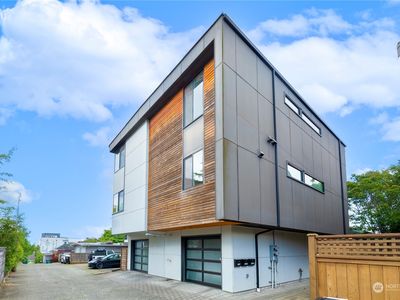 2128 11th Avenue W #B, Seattle, WA, 98119