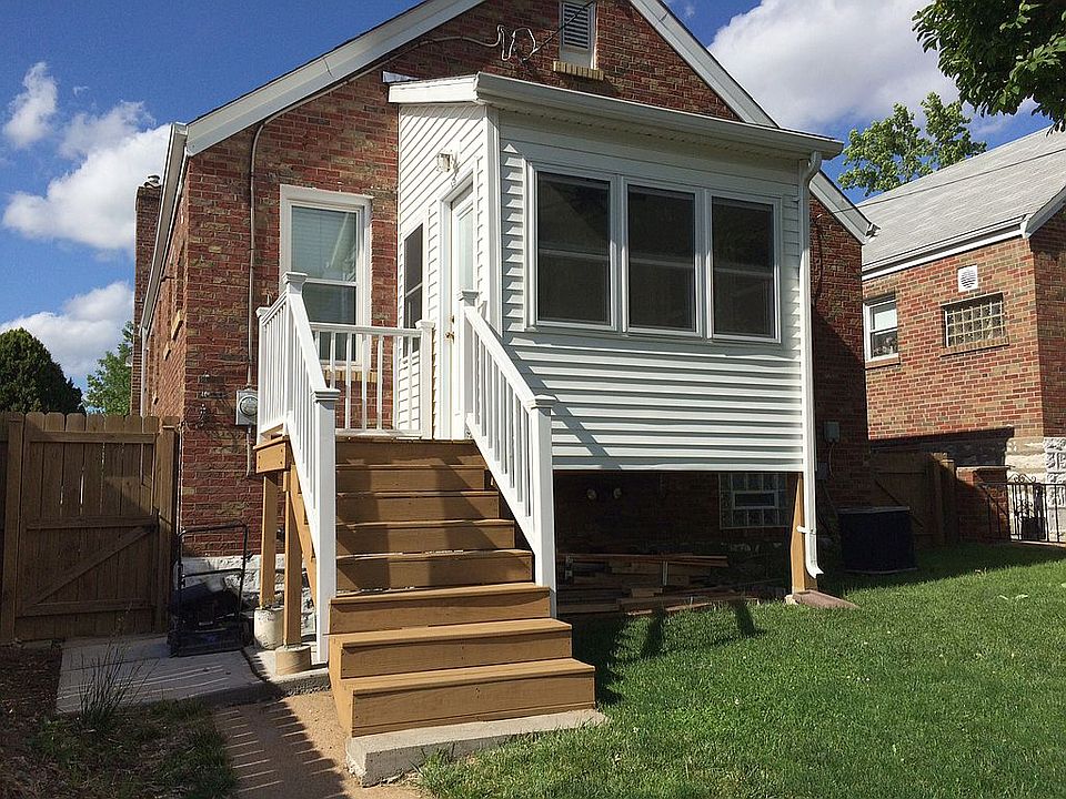 2nd image of 5440 Tholozan Ave