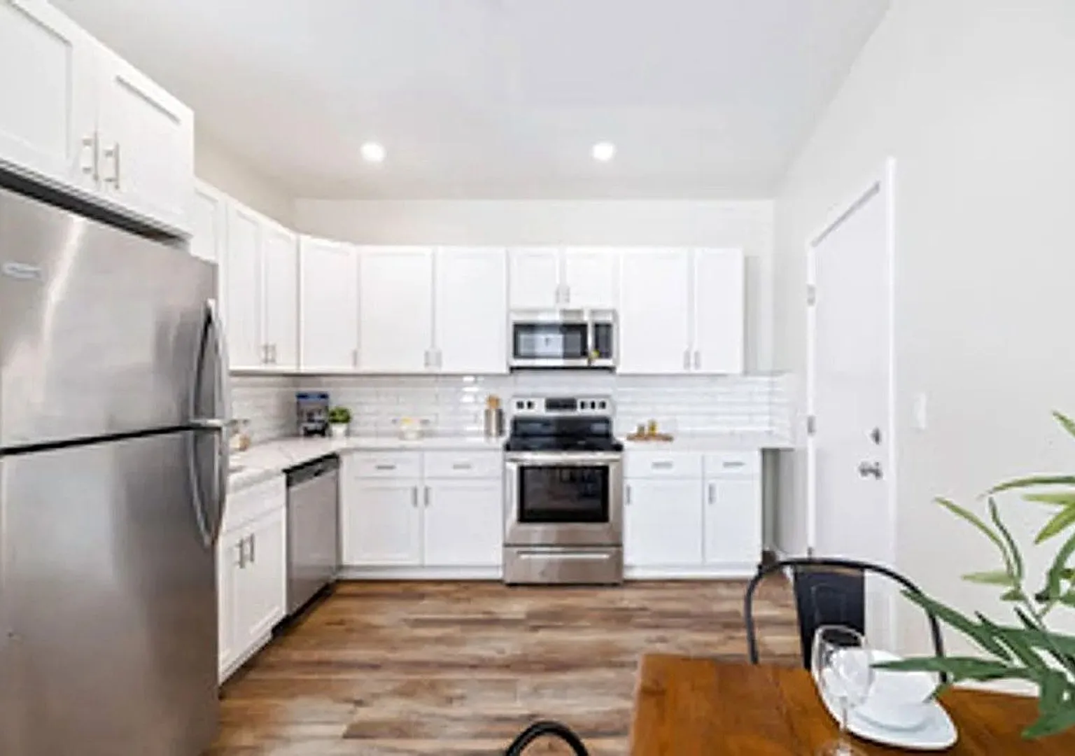 Amazing New Luxury Apartmnts Located In Trendy East Germantown — Photo 2