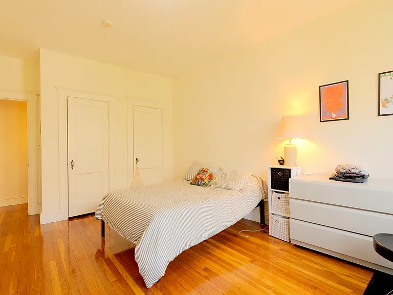 401 Washington St #4 — Photo 17