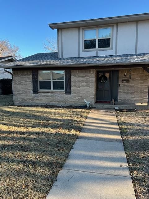 1st image of 910 Arrowhead Dr
