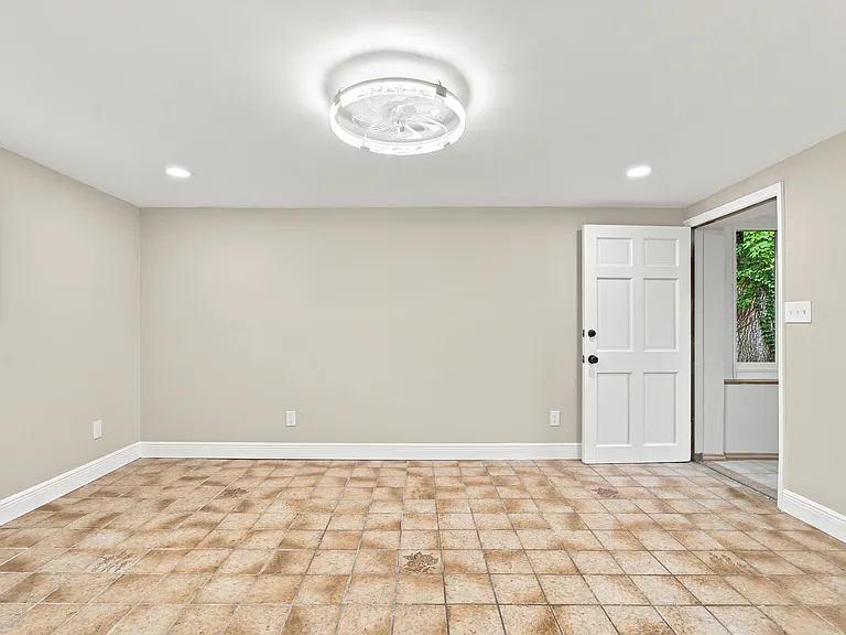 1704 Paine Ave — Photo 14