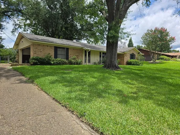 1700 Sterling Dr, Tyler, TX 75701